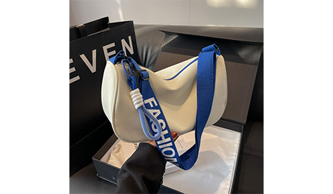 New versatile casual sports style shoulder bag waterproof Oxford cloth large capacity dumpling bag crossbody bag female niche
